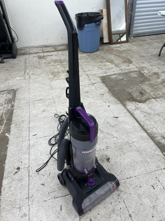 Bissell Power Force Vacuum Cleaner (works)