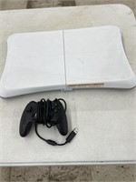 Wii Balance Board / Xbox Controller (condition