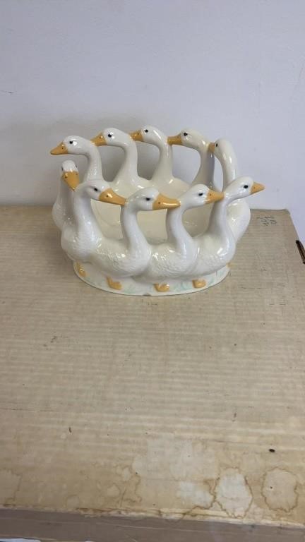 Ducks in a circle ceramic planter