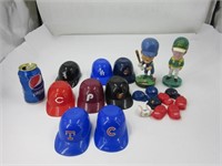 2 figurines + mini casques de Baseball