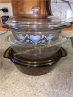 Pyrex and anchor hocking baking bowls with lids