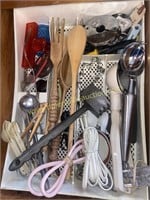 Wooden utensils, melon baller, ice cream scoop