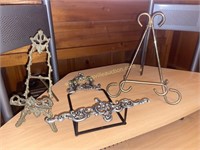 Metal easels and wall hanger
