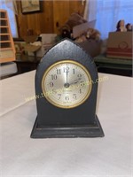 Vintage seth Thomas 4 jewel small clock