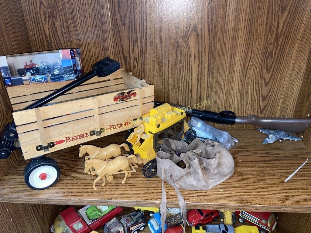 Toy wagon and stagecoach