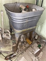 Wash tub on stand