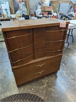 Pair of matching dressers