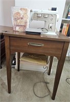 Vtg Singer Touch & Sew Sewing Machine w. Table