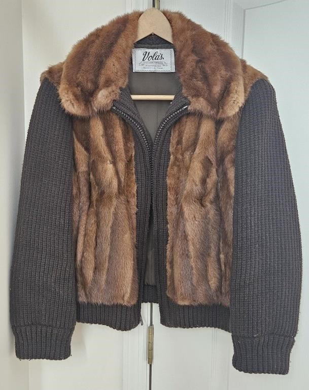 Vola's Size Small Genuine Fur Jacket