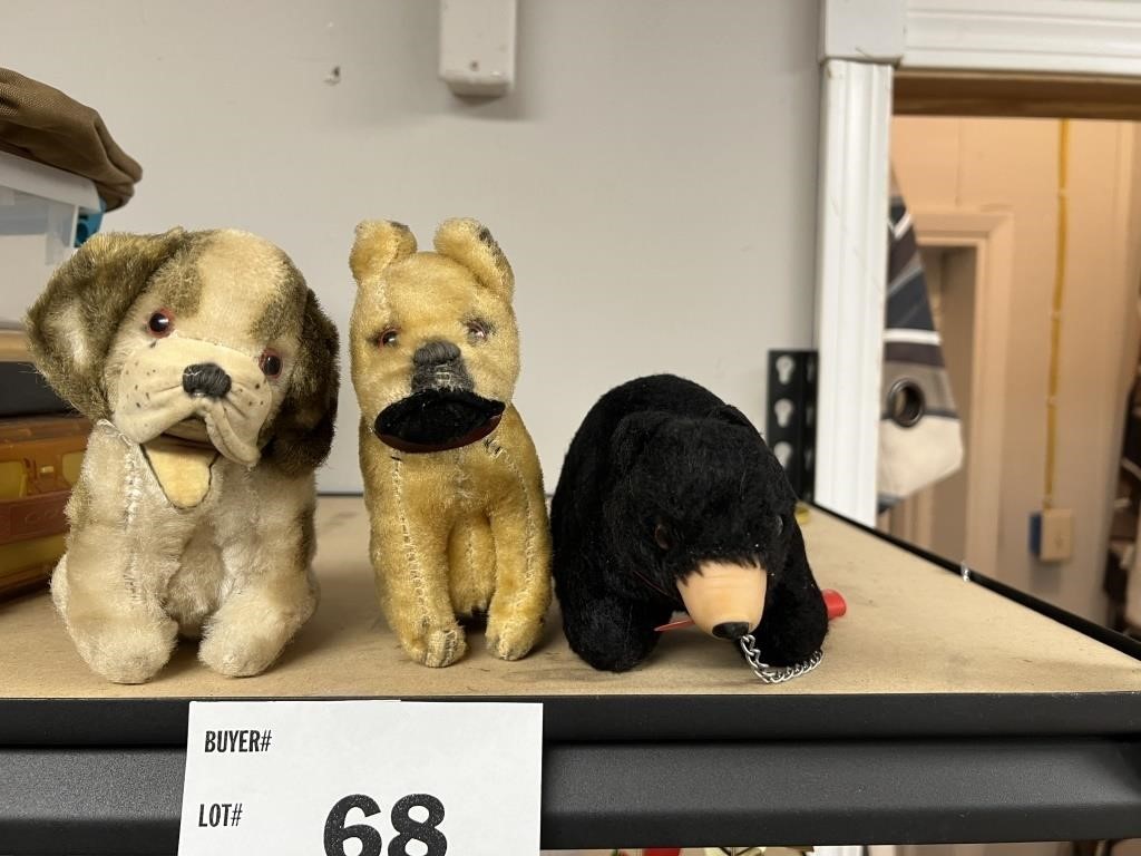 PLUSH DOG COLLECTIBLES