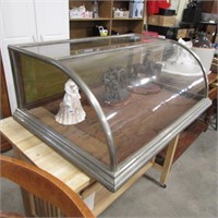 VINTAGE BOWED GLASS COUNTER TOP DISPLAY CASE