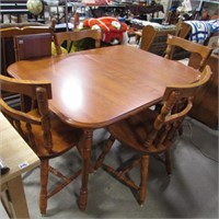 MAPLE KITCHEN TABLE W/ 4 CHAIRS & 2 LEAVES
