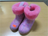 KID'S UGG BOOTS -- 7