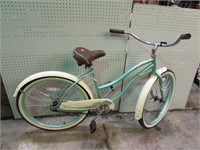 HUFFY WOMAN'S 26" BEACH CRUISER BIKE