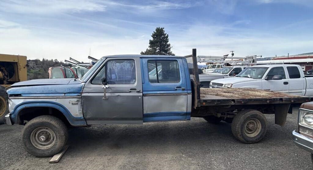 1985 Ford F350 Diesel Flatbed Pickup