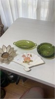 4 pieces of misc decorative glassware
