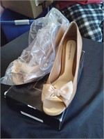 Newport news high heels size 8
