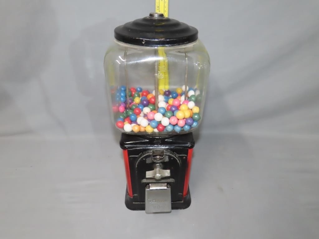 Old Gum Ball Machine w/ Key