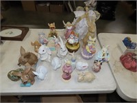 Table Lot of Figurines