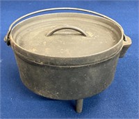 No. 8 Cast Iron 3 legged pot