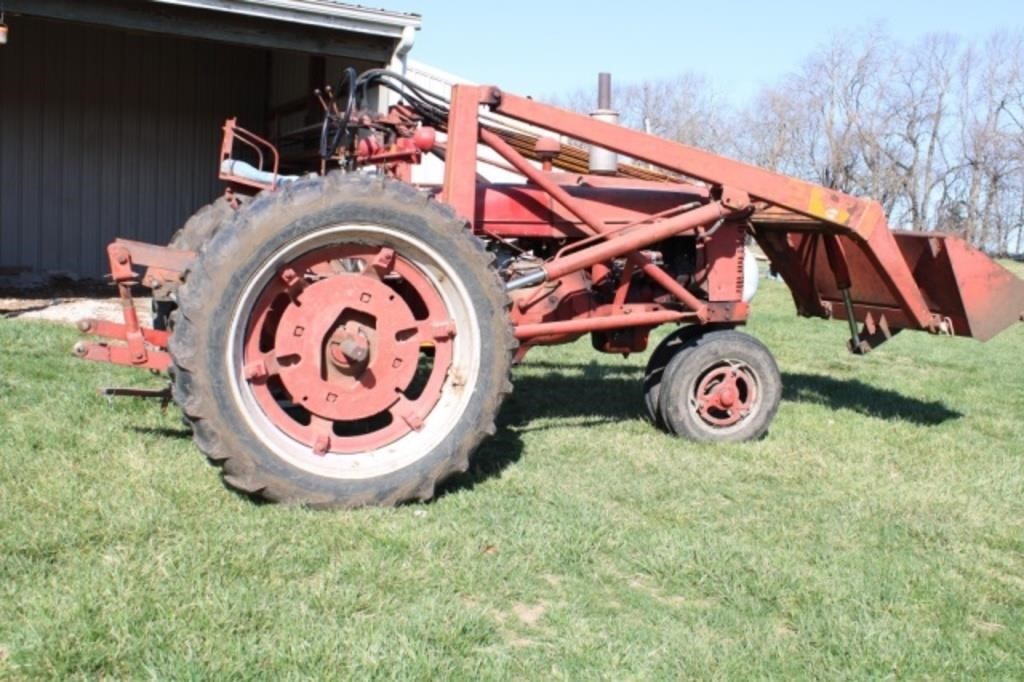 H Farmall Tricycle Tractor  w/Koyker Hyd. Loader