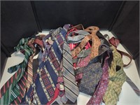 Large lot of Vintage and New neck ties asst