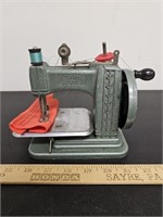 Child Size Betsy Ross Hand Crank Sewing Machine