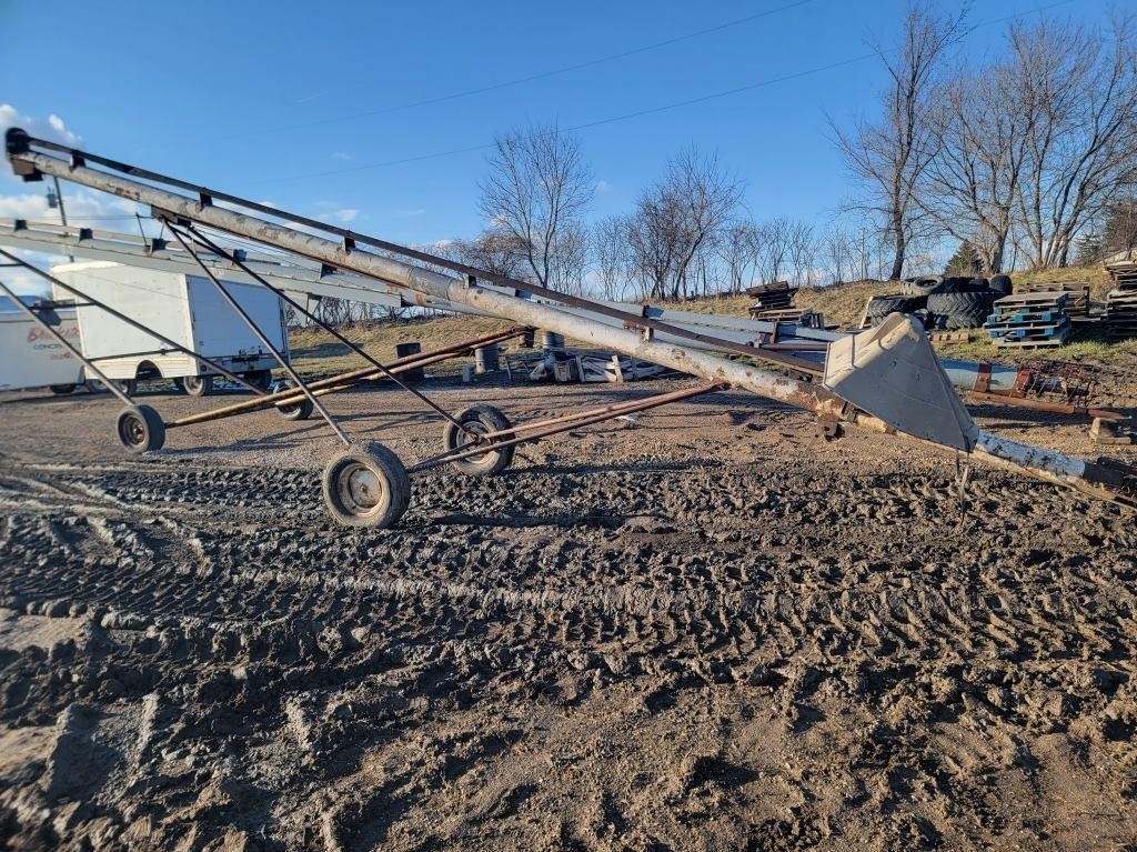 6" auger on transport