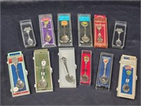 VARIETY OF COLLECTOR SPOONS