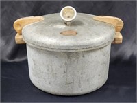 VINTAGE NATIONAL PRESSURE COOKER