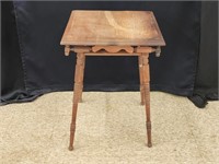 VICTORIAN STYLE SIDE TABLE