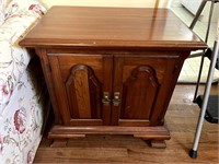 Pennsylvania House End Table in Solid Cherry