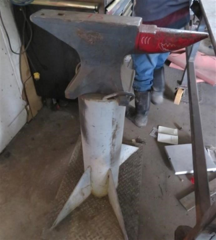 Peter Wright Anvil w/stand