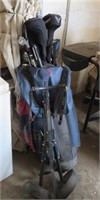 Set of Right Handed Golf Clubs w/cart
