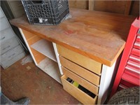 Wood Workbench w/4 drawers