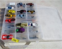 Double sided toy holder with toys