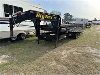 1072) BigTex 25' tilt trailer - Like New - TITLE