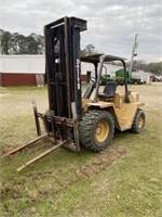 1617) Cat forklift 6000lb - dual tires on front, 3