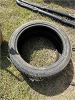 348) 305/40R22 tire- new