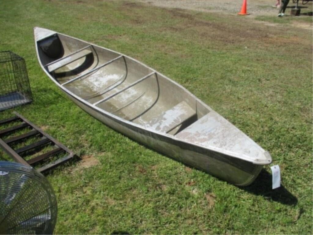 1243) Grumman 17' Eagle canoe