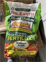 945) 5 boxes of fertilizer (5 per box)