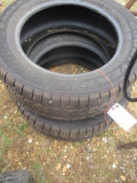 1311) 2 almost new Goodyear 275/55R20