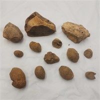 Assortment of Aggots & A Layered Stone