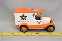 Ertl Die Cast  Bank 1923 Chevy Van Truck MLB