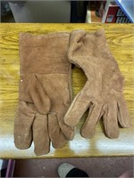 2 welding gloves