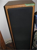 Pari of 4ft stereo speakers