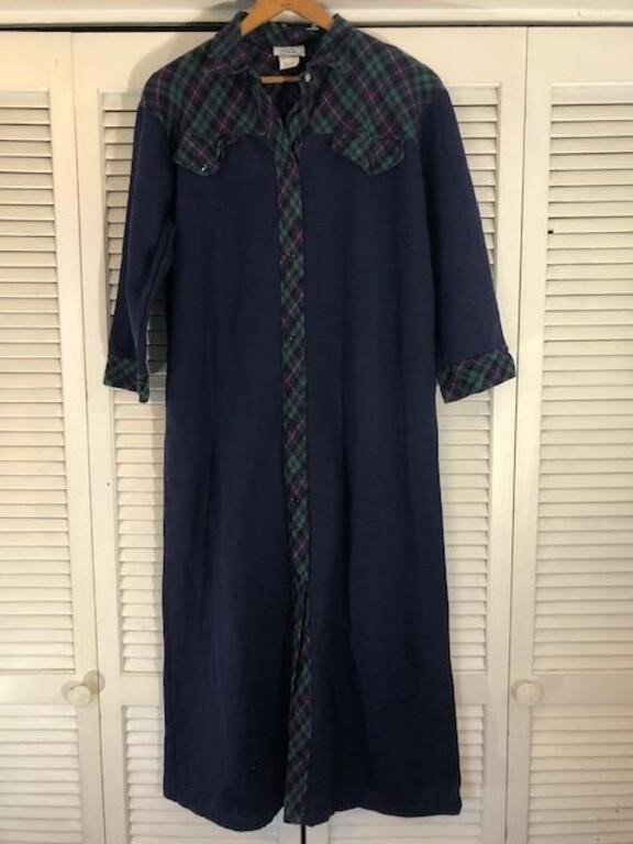 VINTAGE NIGHTGOWNS, HOUSECOATS, SLIPS & MORE - ENDS 3/28/24