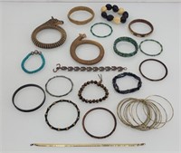 Large bracelet lot