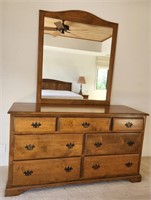 Vintage 7 drawer dresser w/ mirror 61x34x21