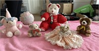 Miscellaneous lot of stuffed bears and dog